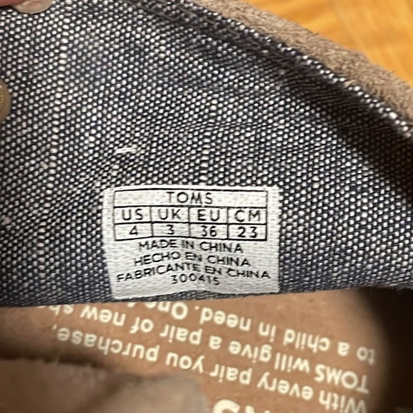 Brand new without tag Size 4Y Toms Girls Desert Wedge Heel Shoes - Picture 5 of 6